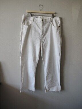 ☀️  SUMMER SALE!! GAP White Crop Kick Fit High Rise Jeans